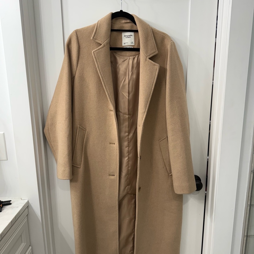Abercrombie & Fitch Tan Trench Coat